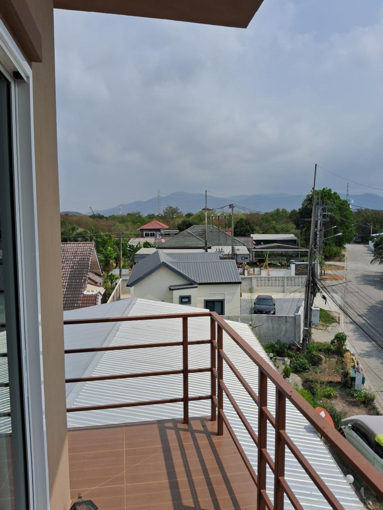 เคทู เกสเฮาส์ Hotel Chonburi Exterior photo