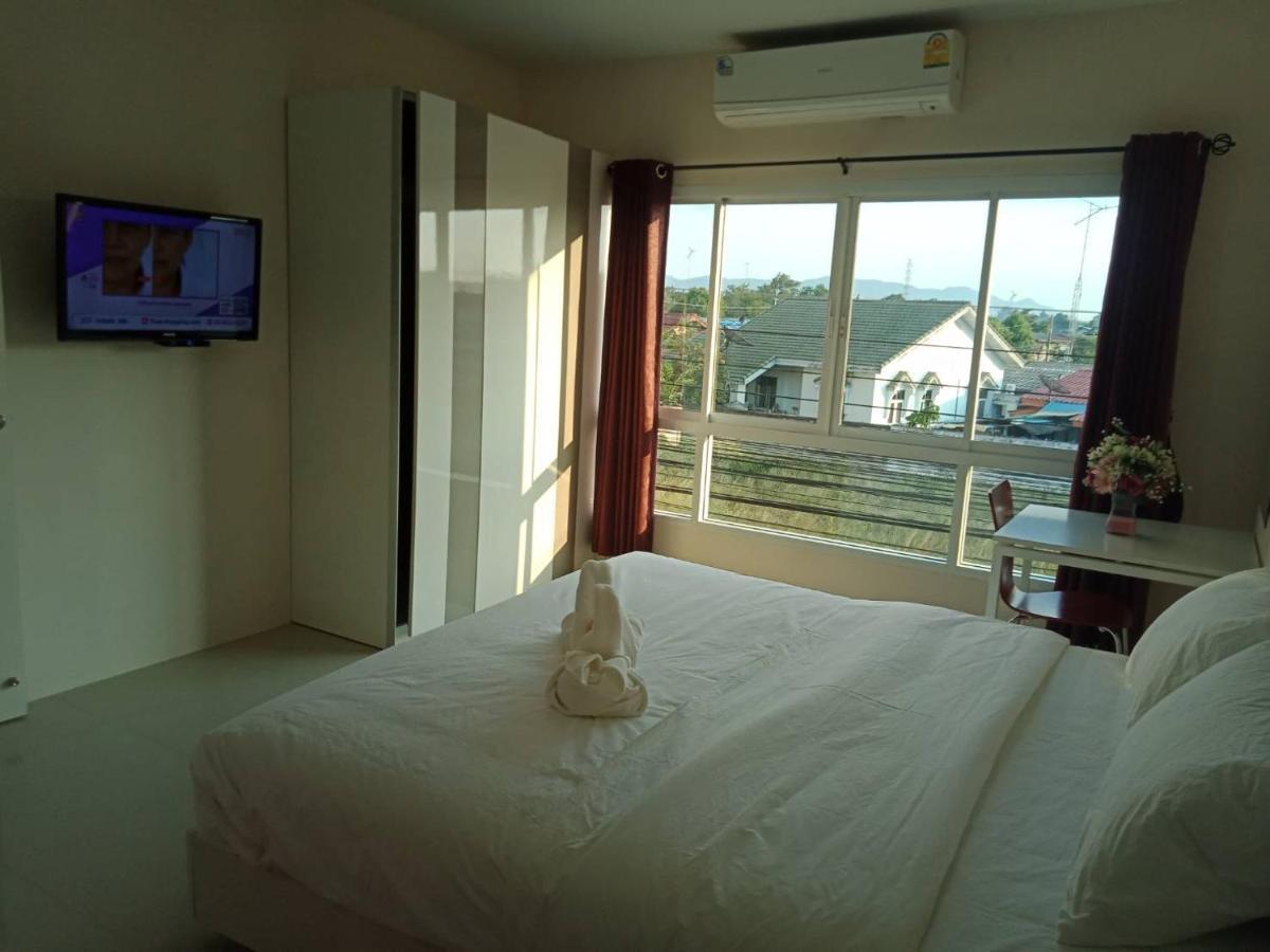 เคทู เกสเฮาส์ Hotel Chonburi Exterior photo